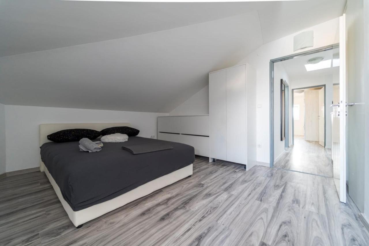 City Center Mayess Aparment Задар Екстер'єр фото